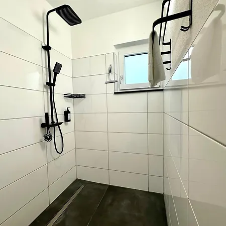 Luxx Home Bc, Klimaanlage -Erleben Sie Biberach In Diesem Stilvollem Bungalow Mit Charme Und Komfort Appartement